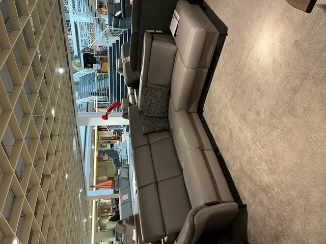 Polinova Garnitur MM-PN1209 aus Leder in Grau, L-förmiges Design, ohne Dekoelemente und Kissen.