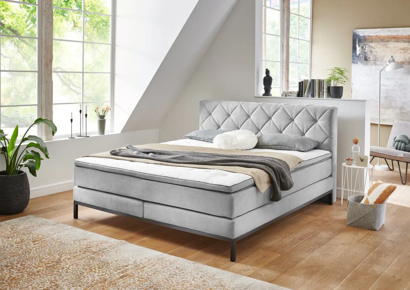 Sun Garden Boxspringbett 180 x 200 cm, Kopfteil mit Rautensteppung Bezug 50456-720, silber