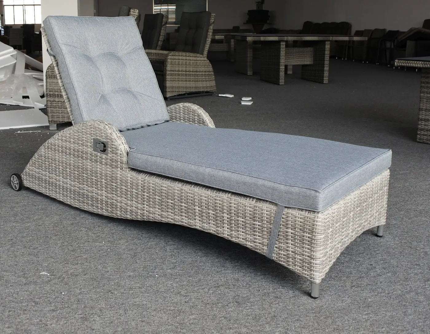 LC Garden Sonnenliege 182218 Nizza 182x90x53 cm Gestell Aluminium Geflecht Weiß / Grau halbrund