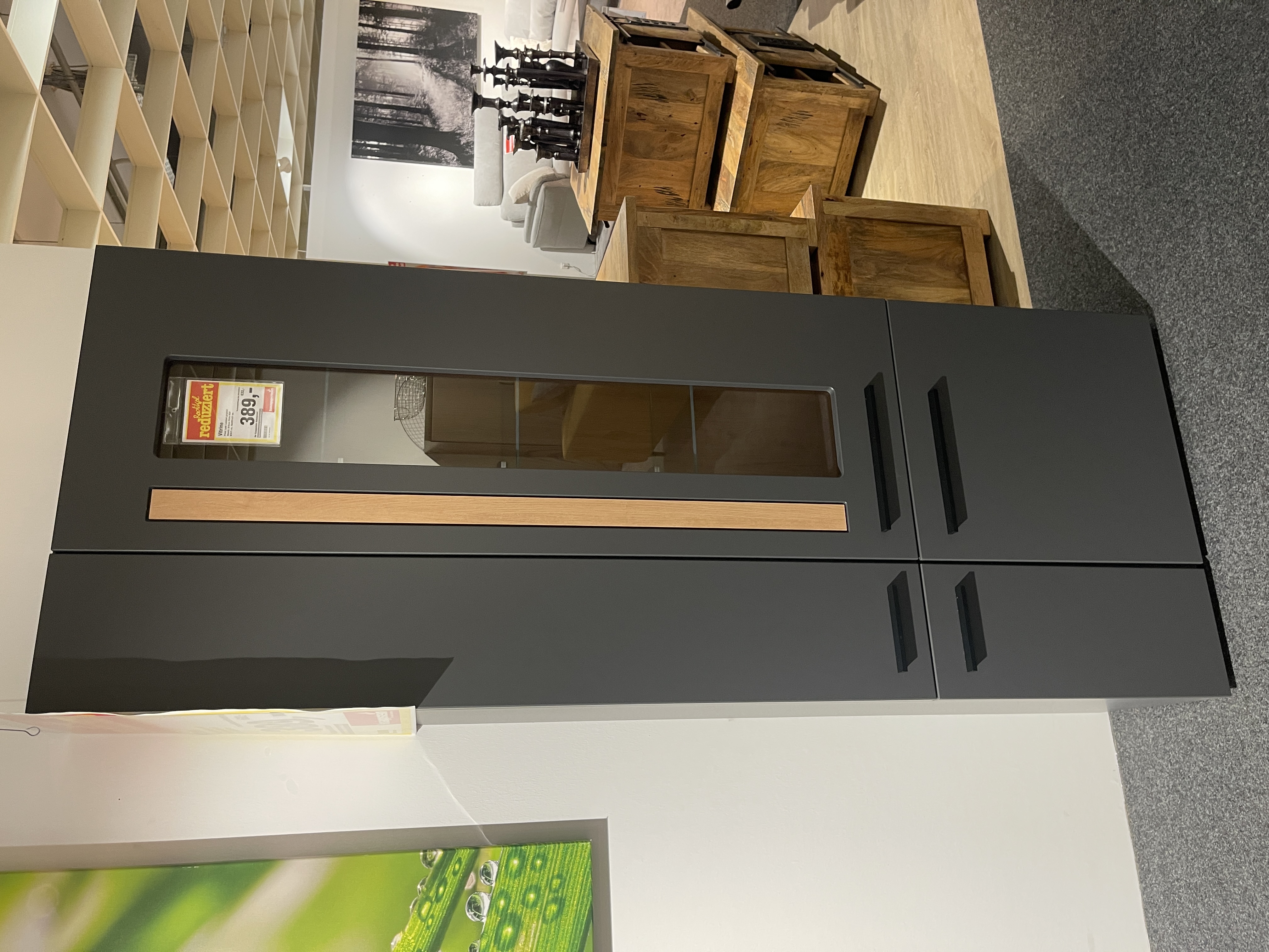 Innostyle Vitrine Loft-Two in Graphit, Maße ca. 76x201x37 cm, mit Glastür und Holzdetails. Ausstellungsstück, ohne Deko...