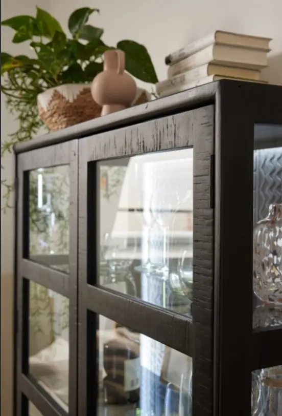 Roomio No. 2001 Vitrine Mango massiv schwarz ca. 100x160x42 cm