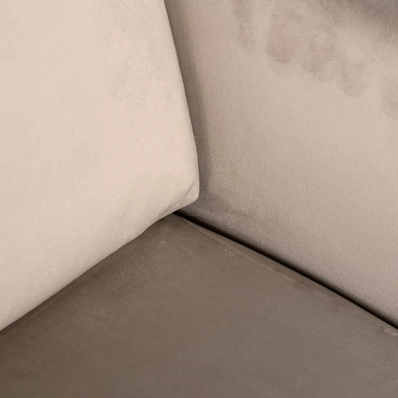 Richmond Interiors Swivel easy chair Turner khaki velvet fire retardant (FR-Quartz 903 Khaki)