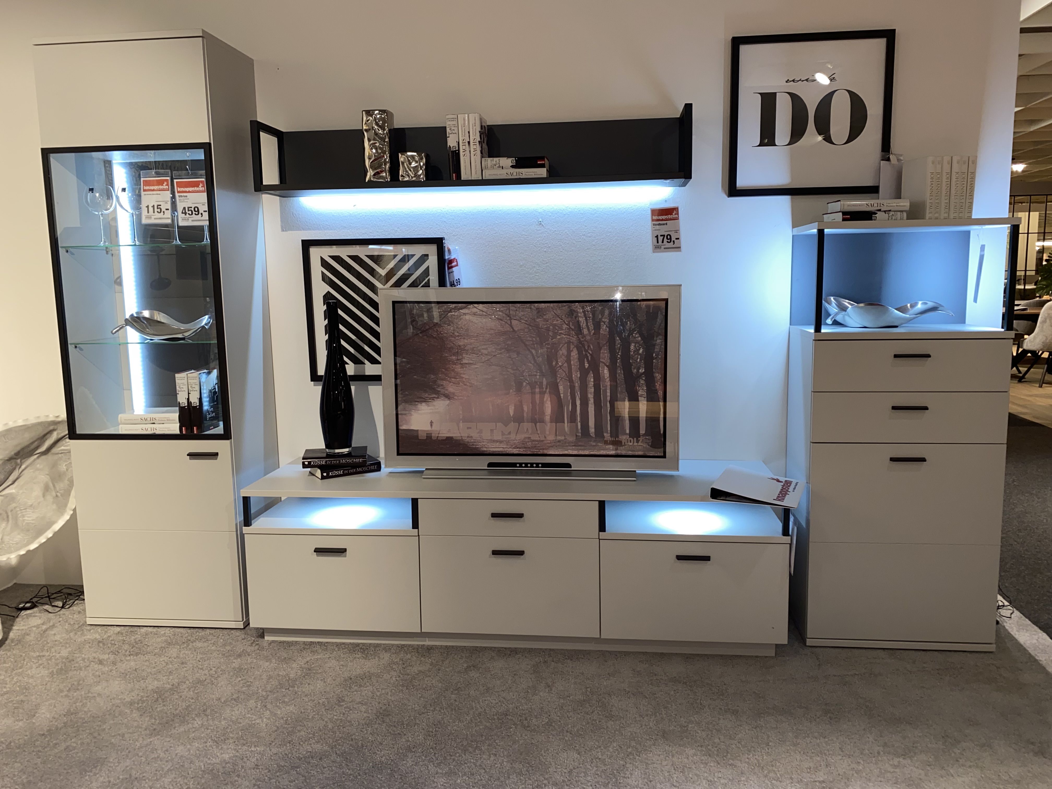 Wohnwand Juno Moderm White Melamin, Absatz Grau 
