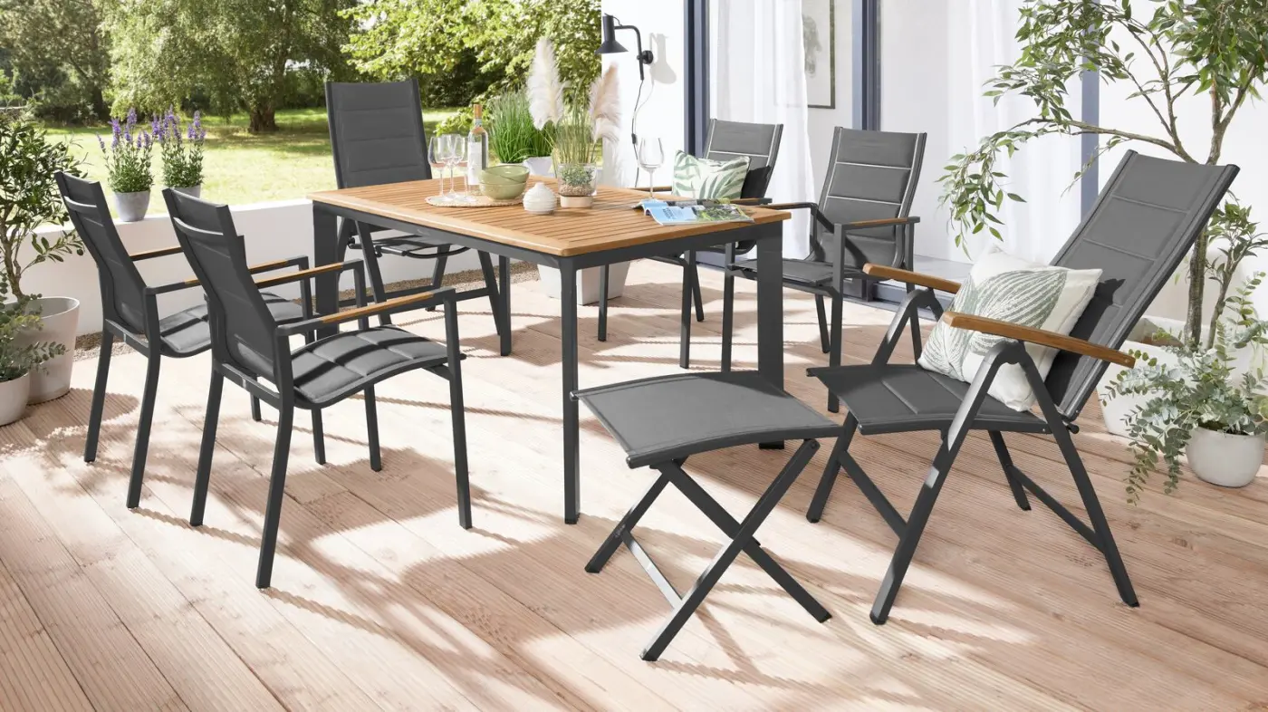 LC Garden Stapelstuhl 229755 Unicamo ca. 57x68x92 cm Aluminiumgestell Anthrazit Teak Armlehnen & Sitz- und Rückenlehne aus gepolsterten Textilen