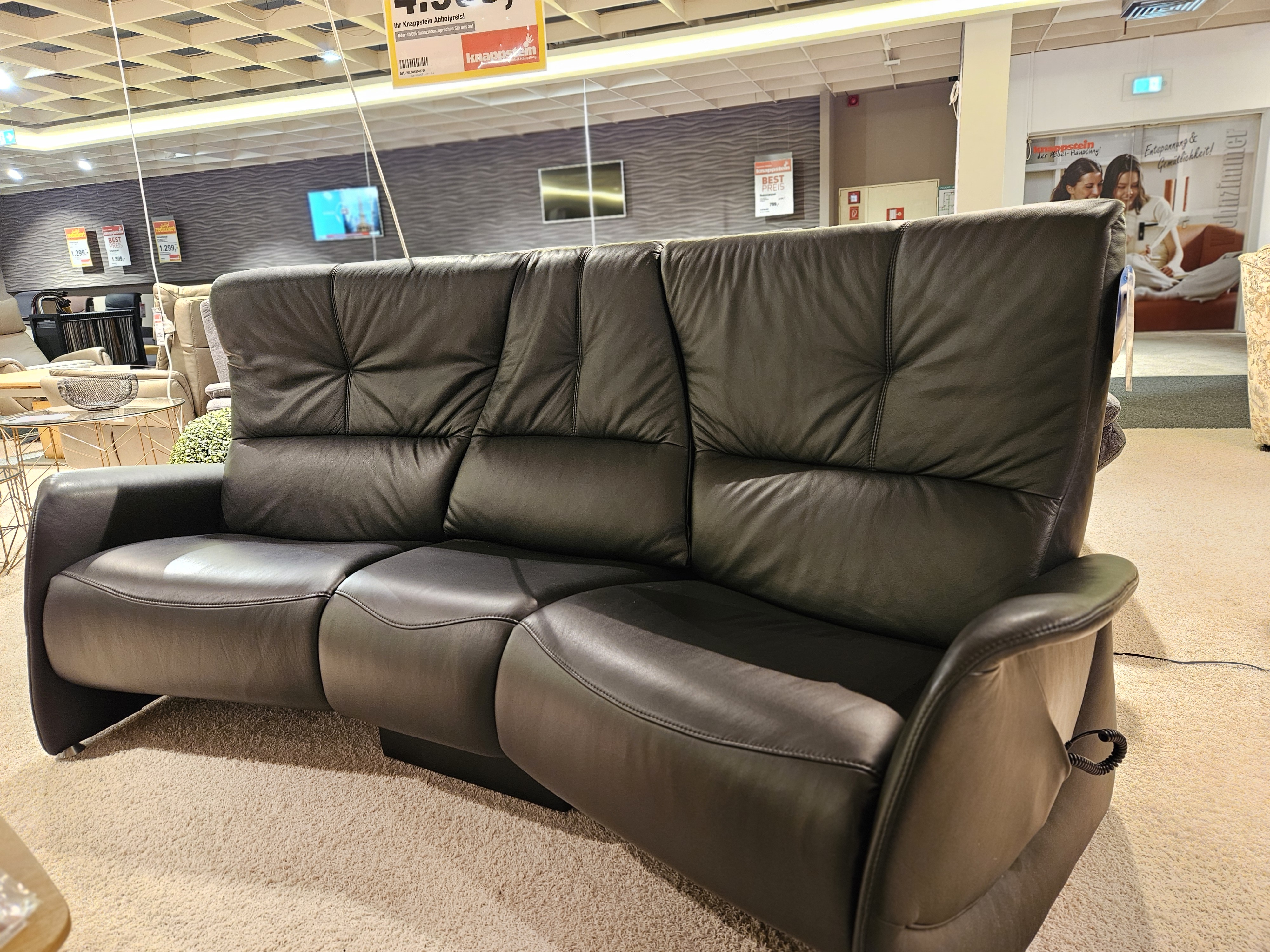 Trapezsofa mit zwei Cumuly-Sesseln