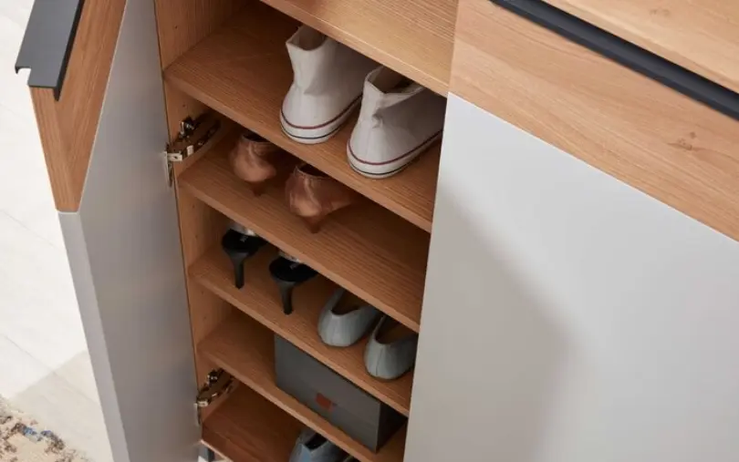 Interliving Garderoben-Set 6005 Eiche Bianco Teilmassiv/Lichtgrau