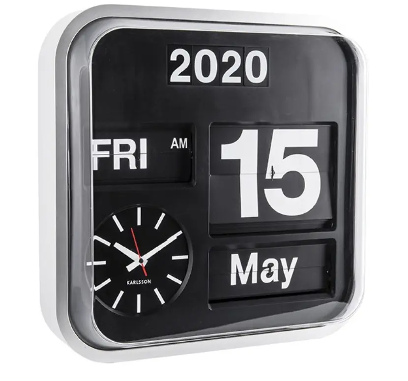 Die Karlsson "Big Flip" Uhr ist mehr als nur ein Zeitmesser; sie ist ein markantes Design-Statement, das jedem Raum einen Hauch von Retro-Charme verleiht.