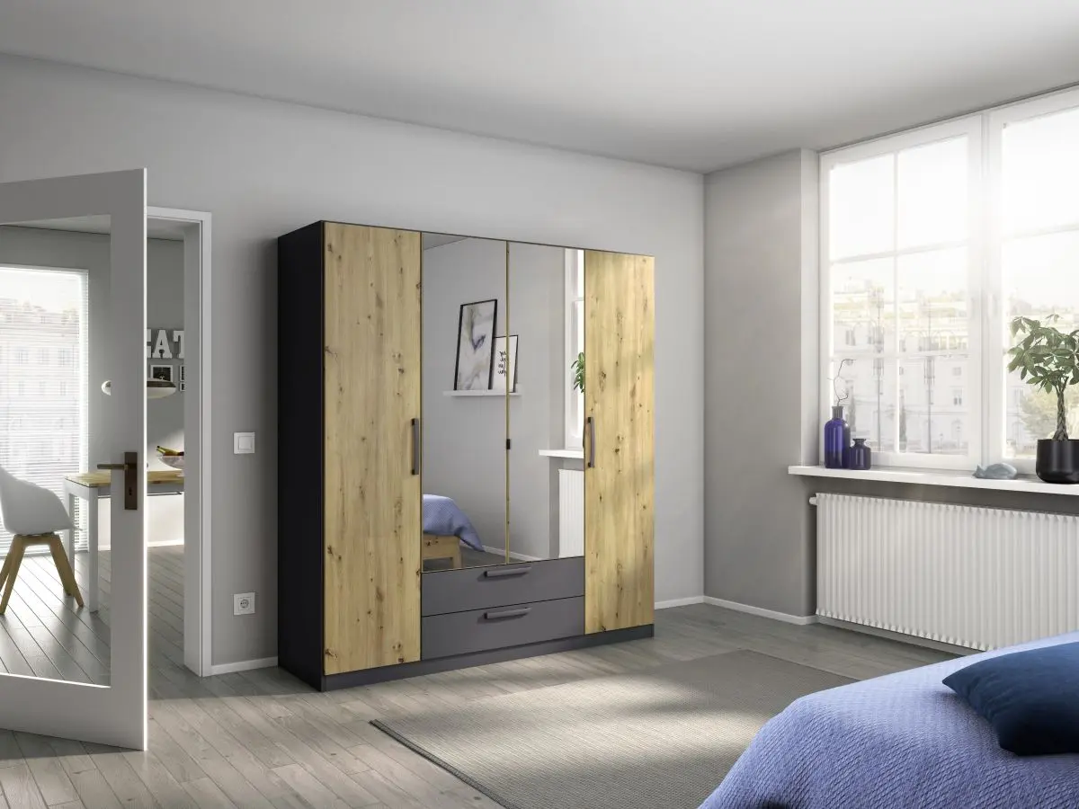 Drehtürenschrank