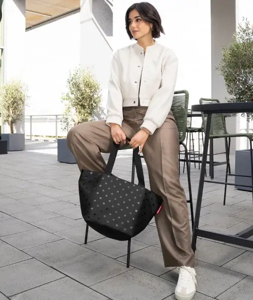 Reisenthel Shopper M Glossy dots black 51x30.5x26 cm