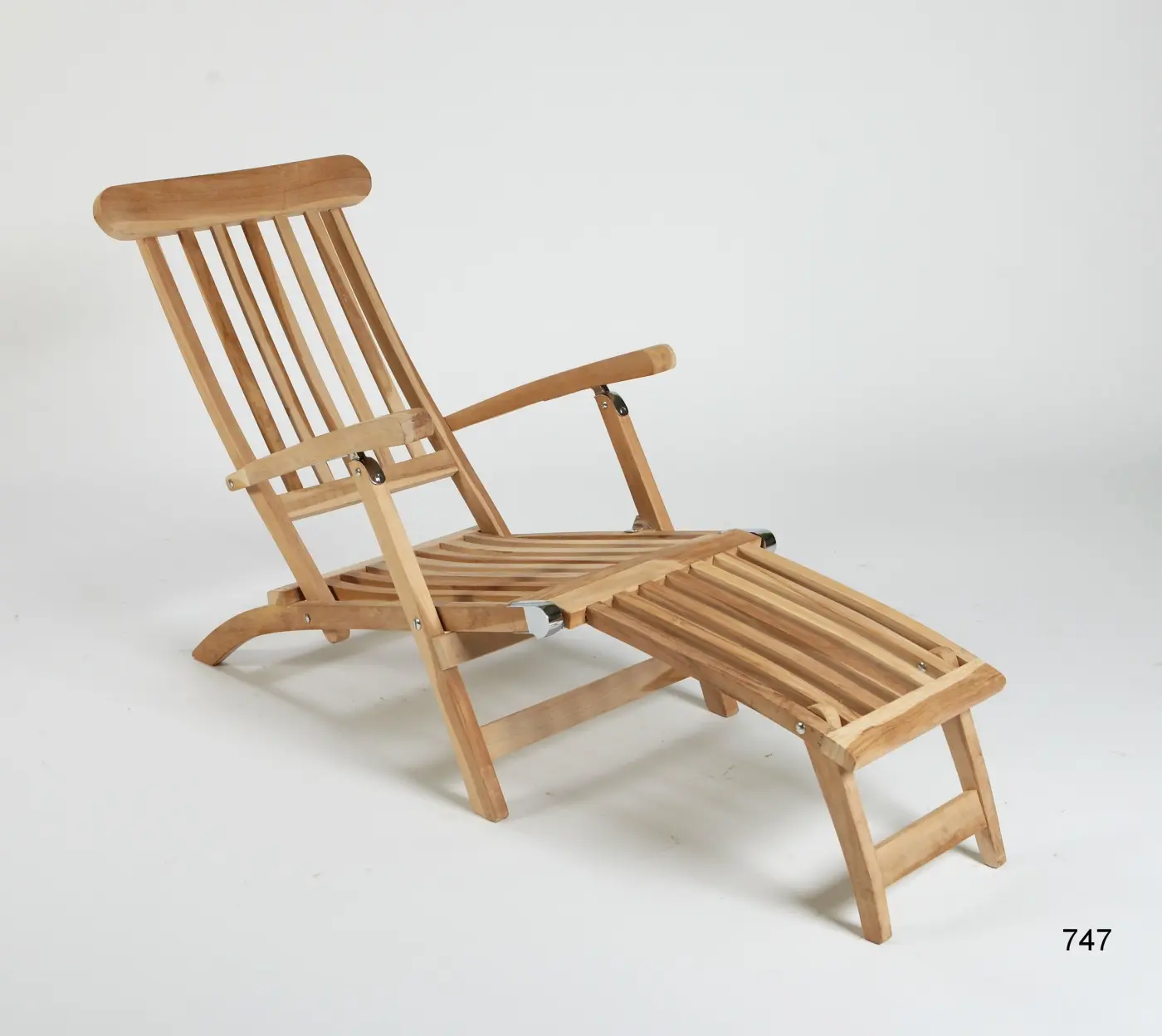 LC Garden Kampen 747 Deckchair Teak 59x88x160 cm