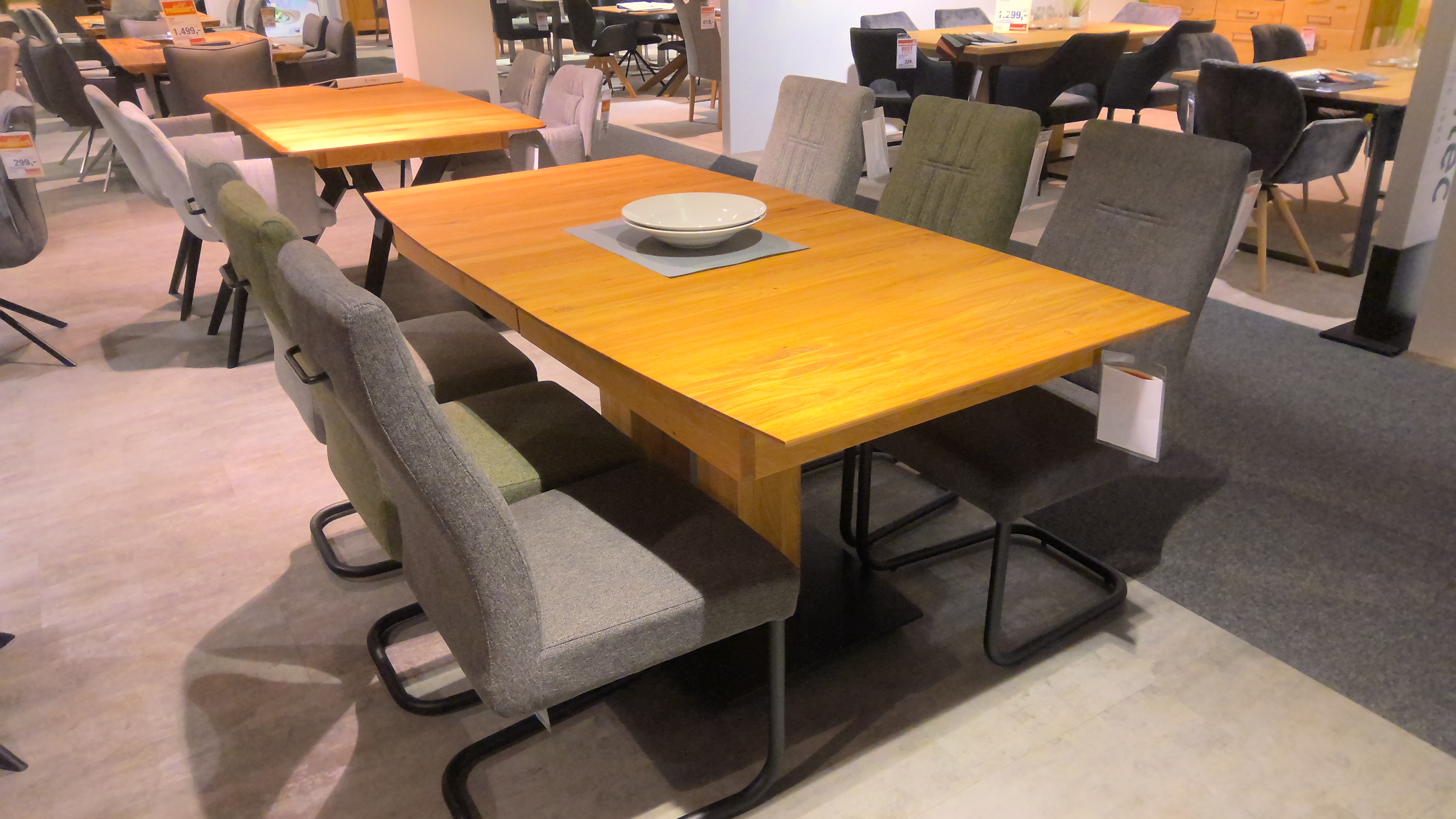 Standard Furniture Essgruppe Tisch mit Bank und Stühlen Eiche natur  Kopie