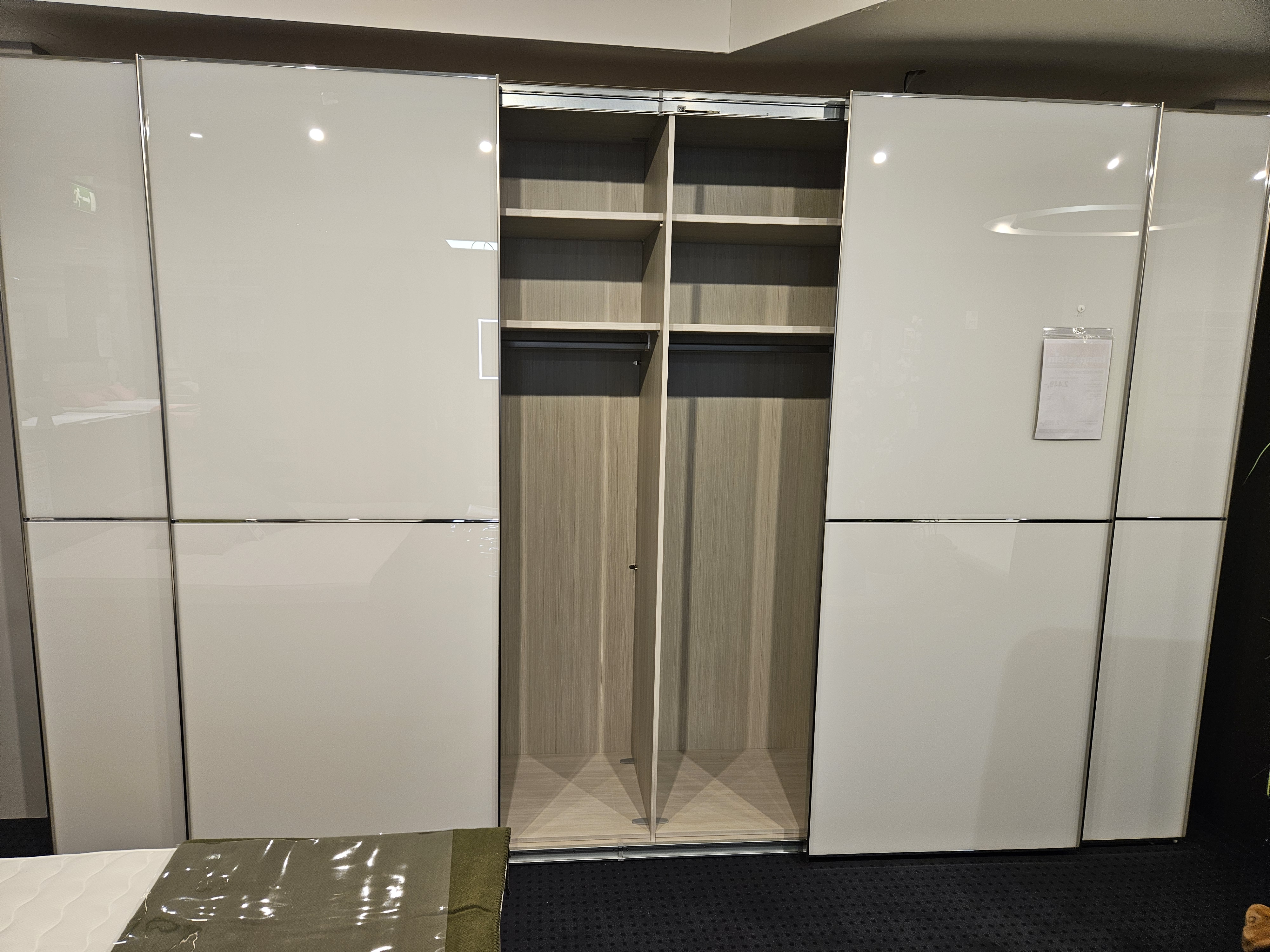 Schwebetürenschrank 20UP Front 2A