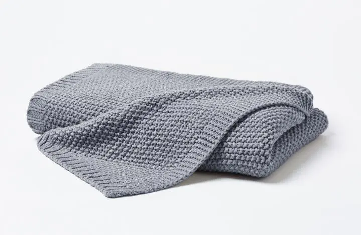 Hahn Strickdecke ca. 130x170 cm Mittelgrau