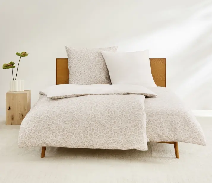 S. Oliver Satin-Bettwäsche Beige 155x220 cm und 80x80 cm
