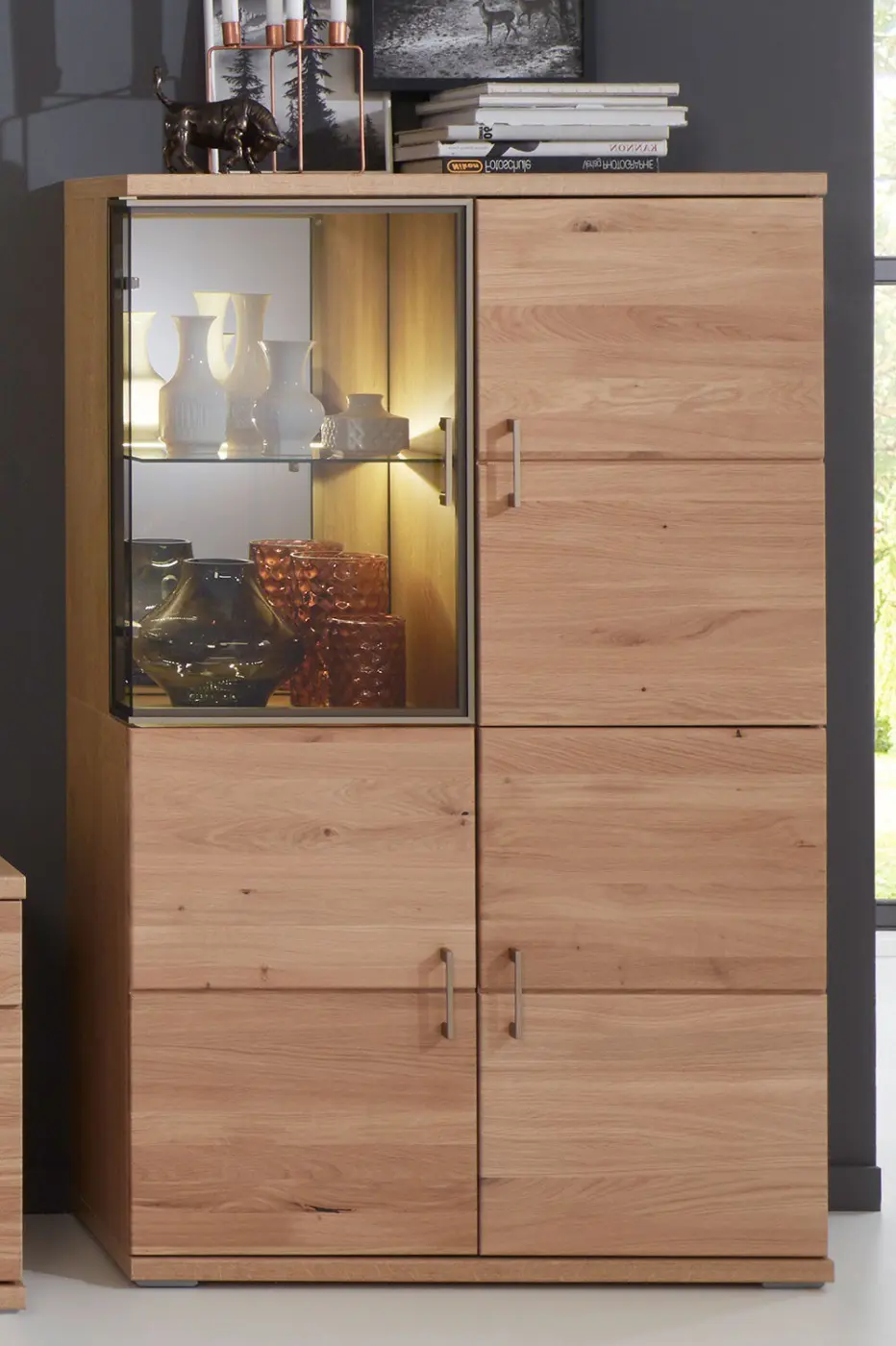 Ideal Möbel Brilon, Vorzug 200, Koprus: Alteiche Melamin, Front: Alteiche Lamella massiv geölt, Absatz: Alu-Rahmen, ca.364x212x56 cm