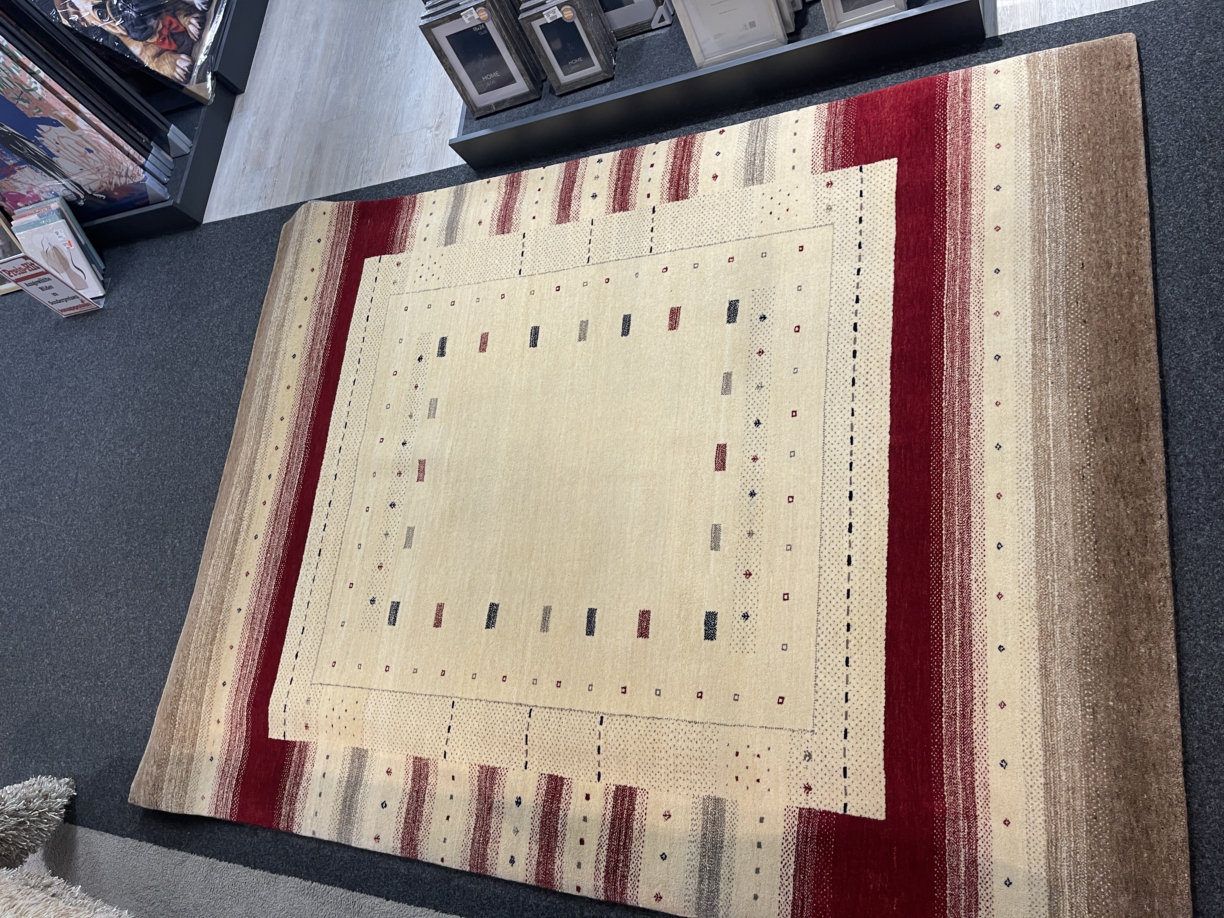 Gila Teppich Loribaft-Zagros in Rot- und Beigetönen, ca. 242x178 cm, aus Ausstellungsstück.