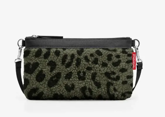 Reisenthel Mini Pouch Teddy leo olive ca. 15x1x26 cm