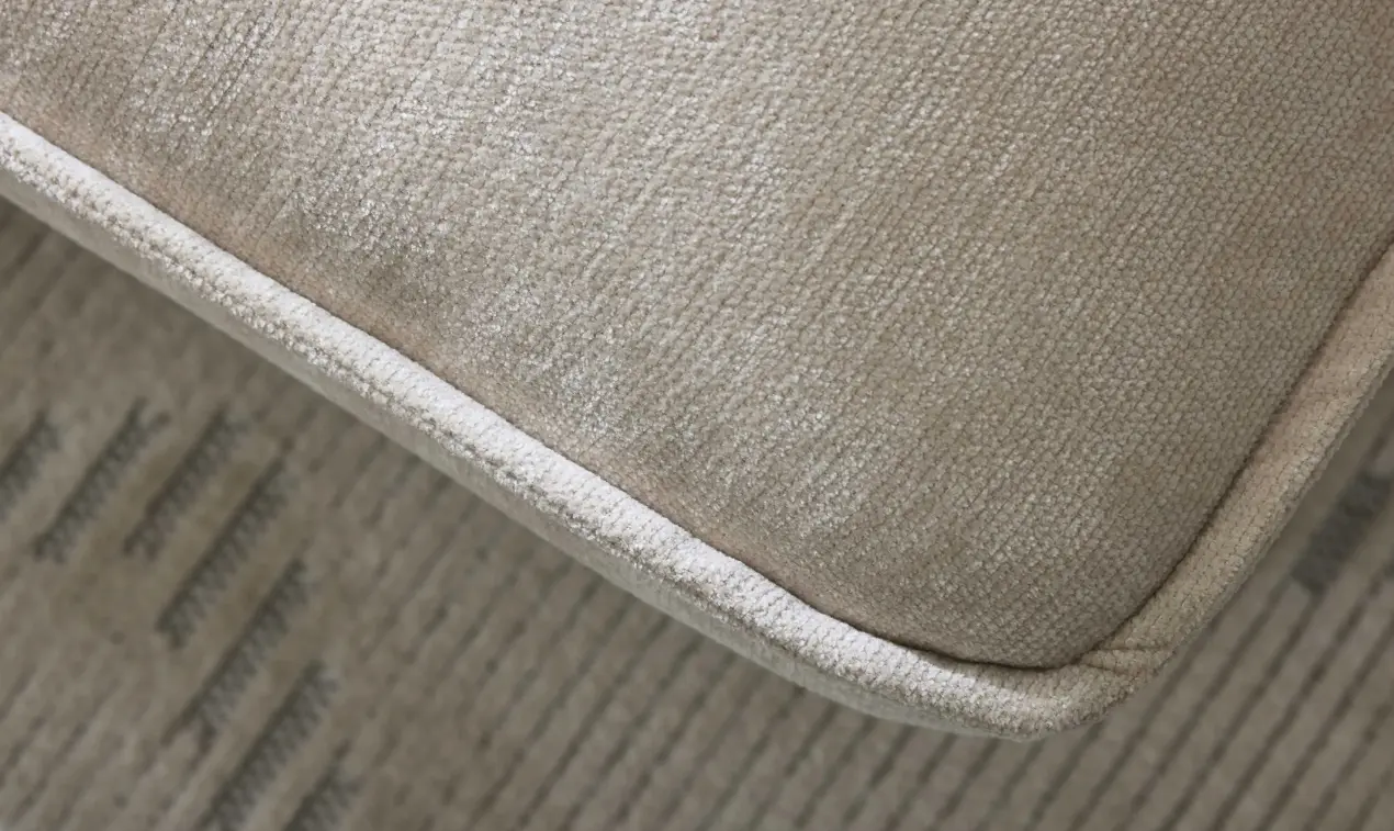 Roomio No. 4102 Hockerbank Roma nature Metallfuß Toffee 120x90 cm