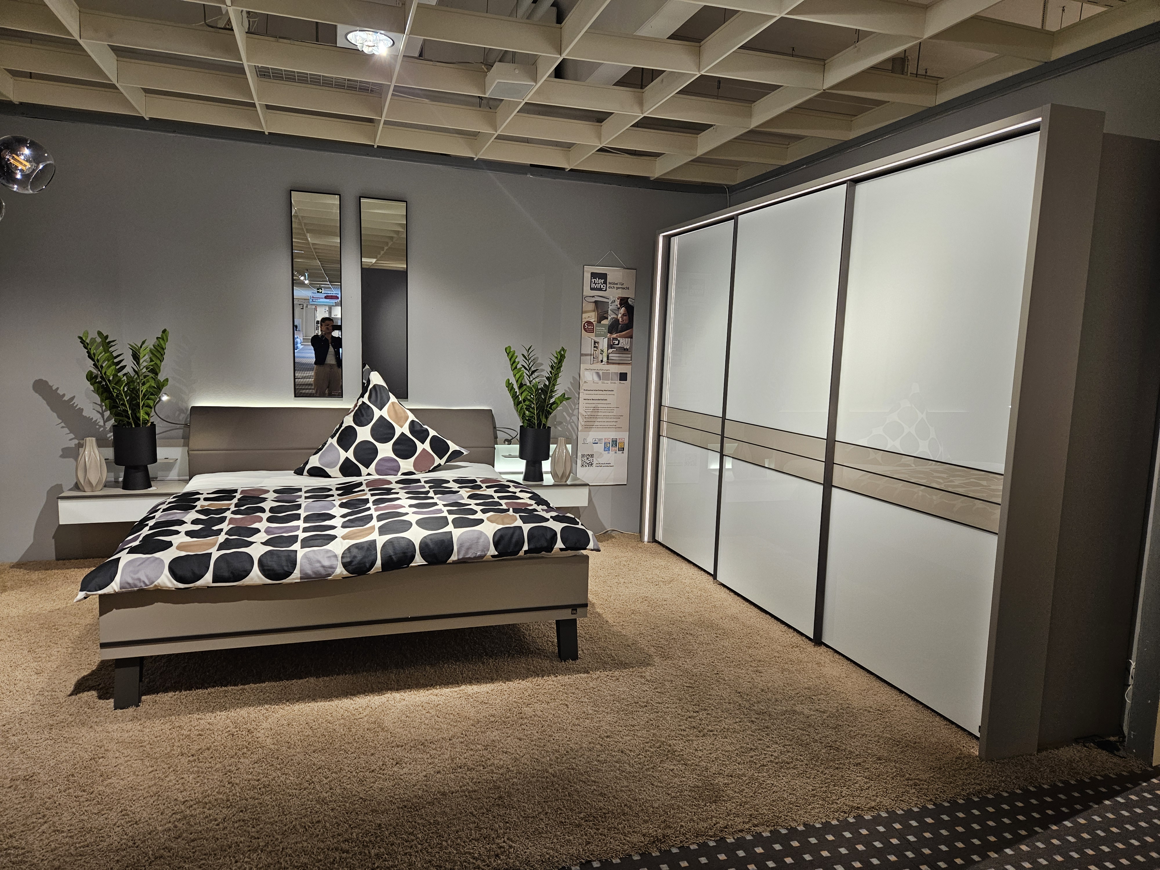 Schlafzimmer Interliving 1032 Kieselgrau inkl. Zusatzausstattung