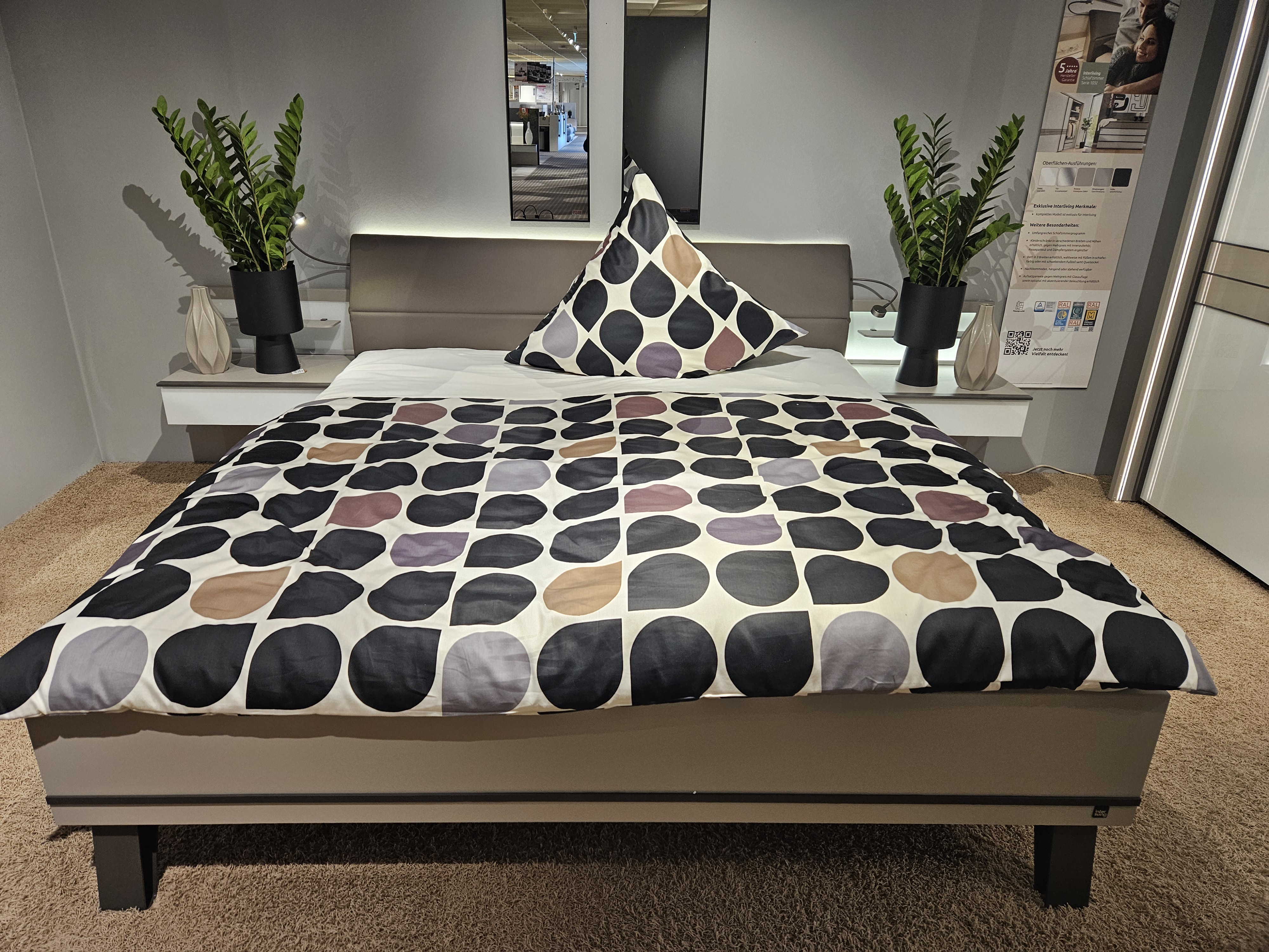 Schlafzimmer Interliving 1032 Kieselgrau inkl. Zusatzausstattung