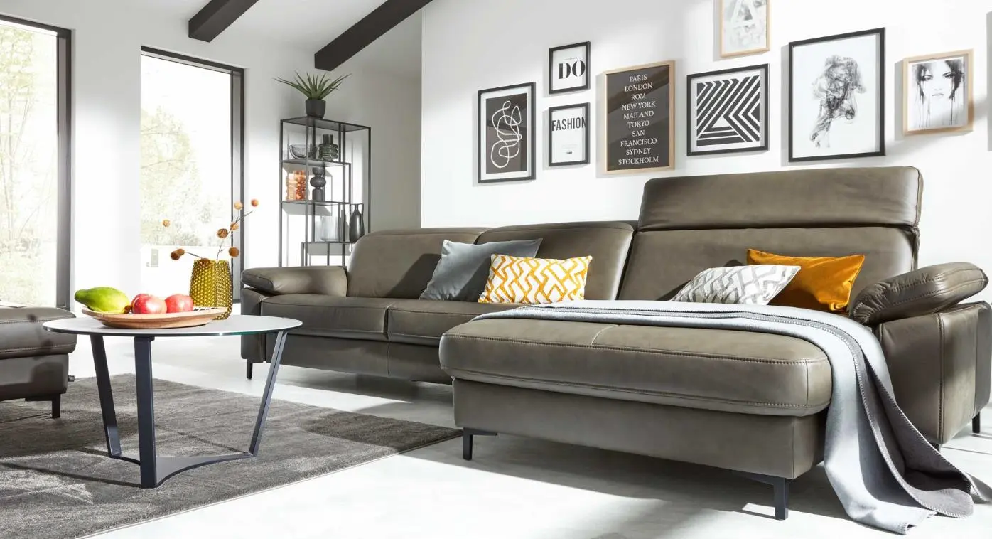 Hukla Interliving 4054 in Leder Vivre stone, Metallfuß schwarz, Stellmaß ca.347x176 cm