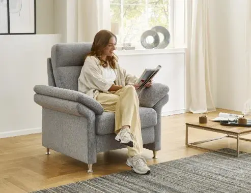 Carina Garnitur Primus 2.0 in Bezug grau, Metallfuß Aluminium glänzend