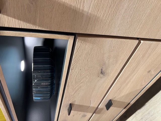 Henders & Hazel Sideboard Livada Eiche Natur lackiert inkl. LED Bel. ca. 210x80x45 cm