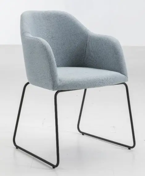 Standard Sessel Theo, Bezug: Baltimore eisblau, Kufengestell schwarz